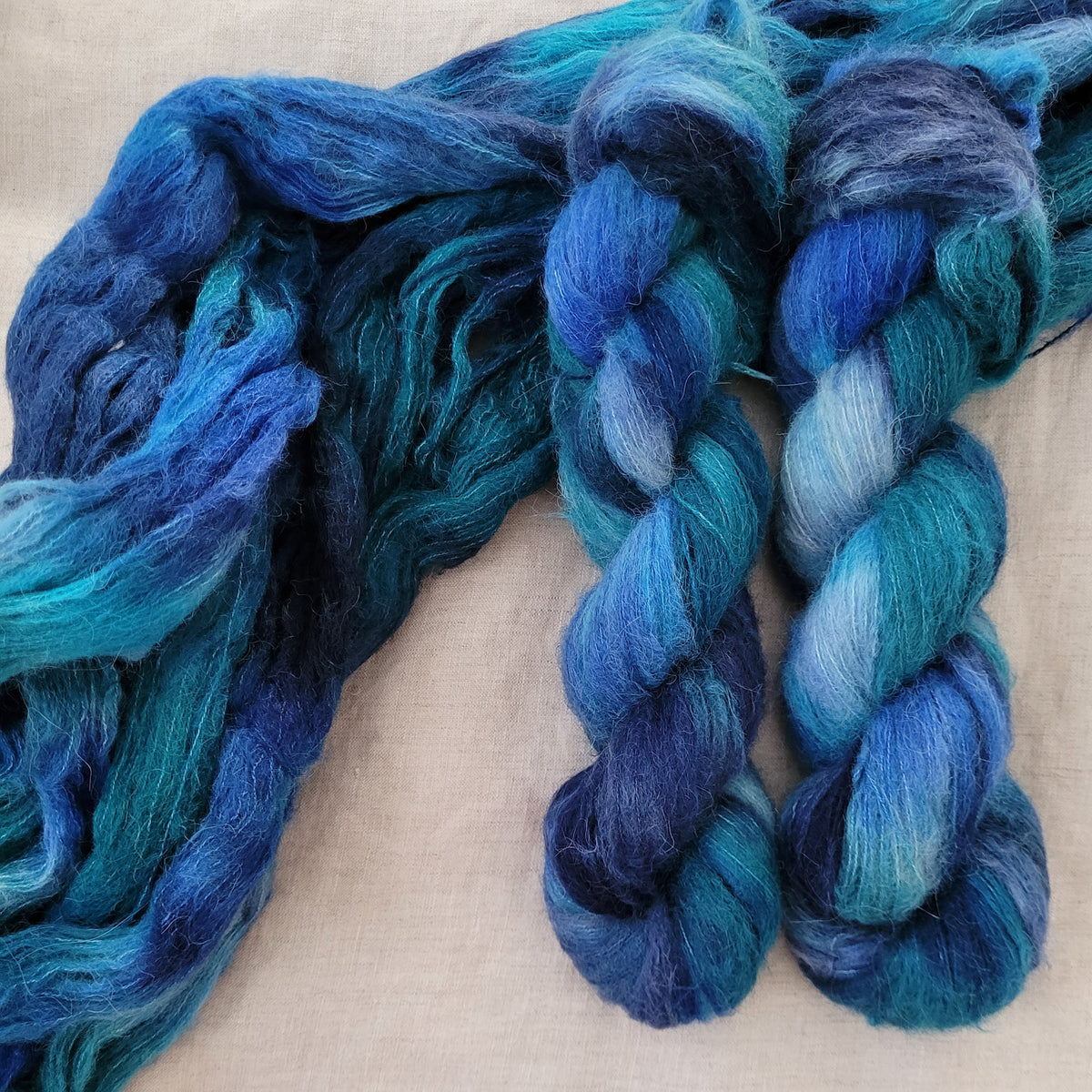 Esperence Suri Silk Cloud Skip Rope Yarn Co