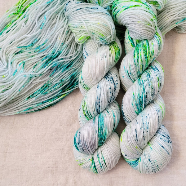 Frogger - 9 to 5 sock yarn
