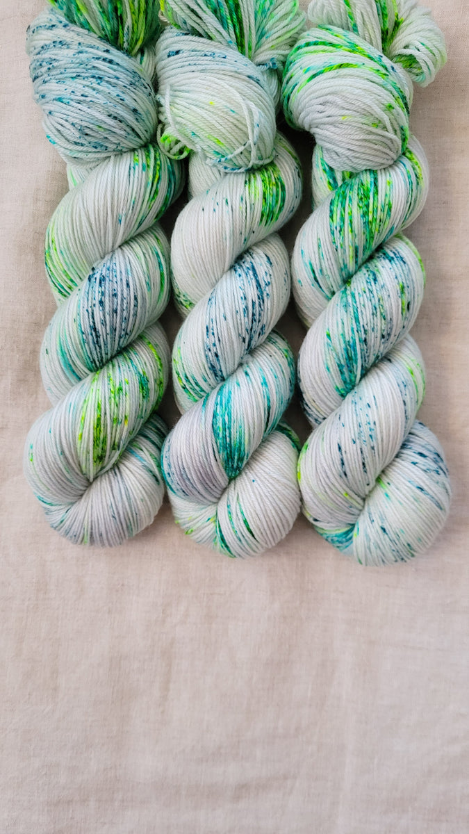 Frogger - 9 to 5 sock yarn – Skip Rope Yarn Co