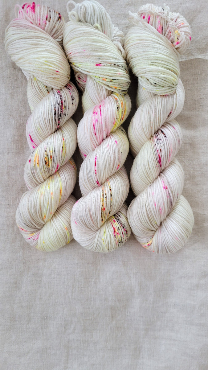 Not Beige - 9 to 5 sock yarn – Skip Rope Yarn Co