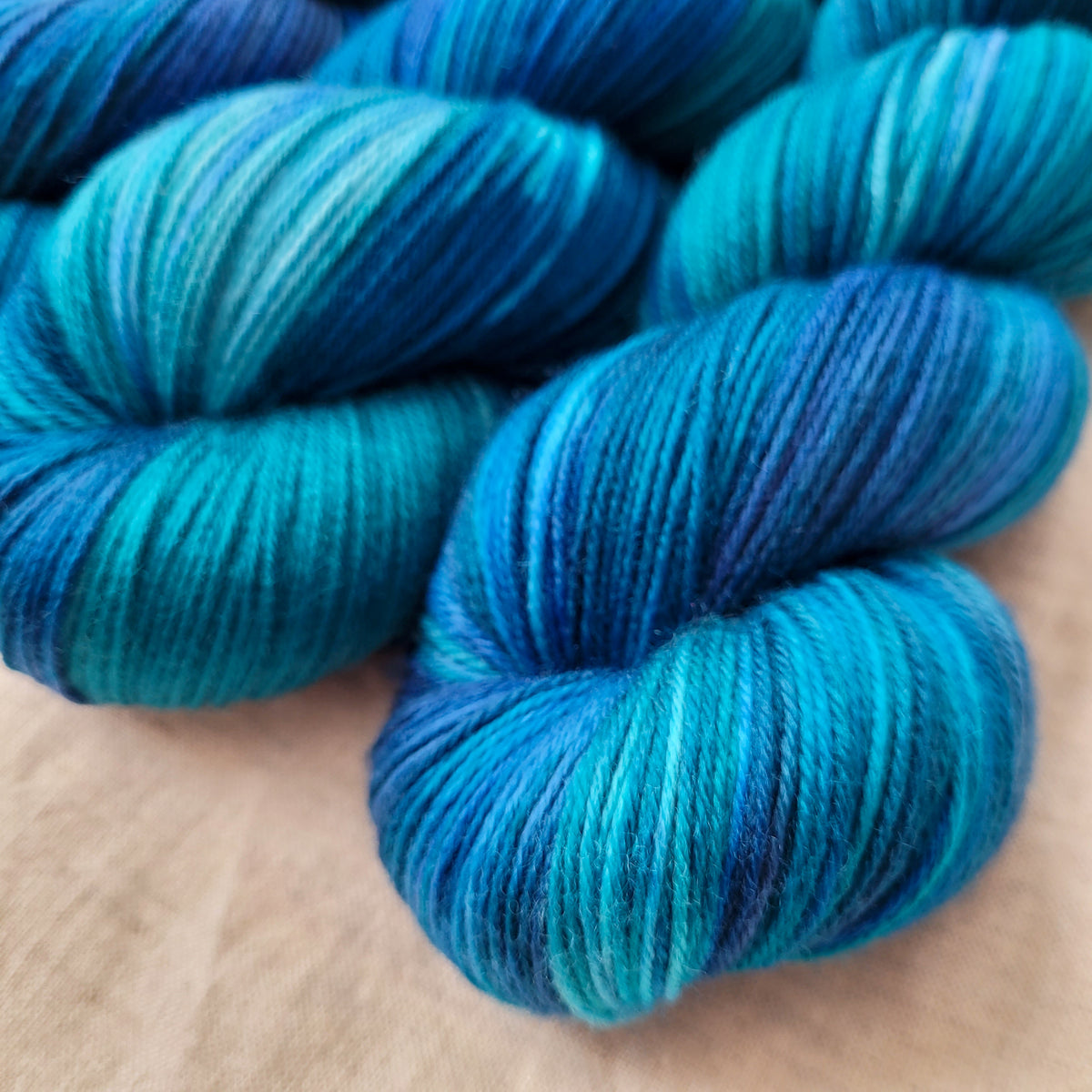 Esperence - 9 to 5 sock yarn – Skip Rope Yarn Co